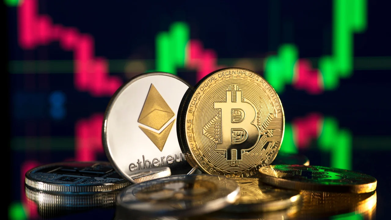 $2.4 Billion Options Expire Today: Will Bitcoin and Ether See Post-Expiry Bounce or Bearish Plunge?