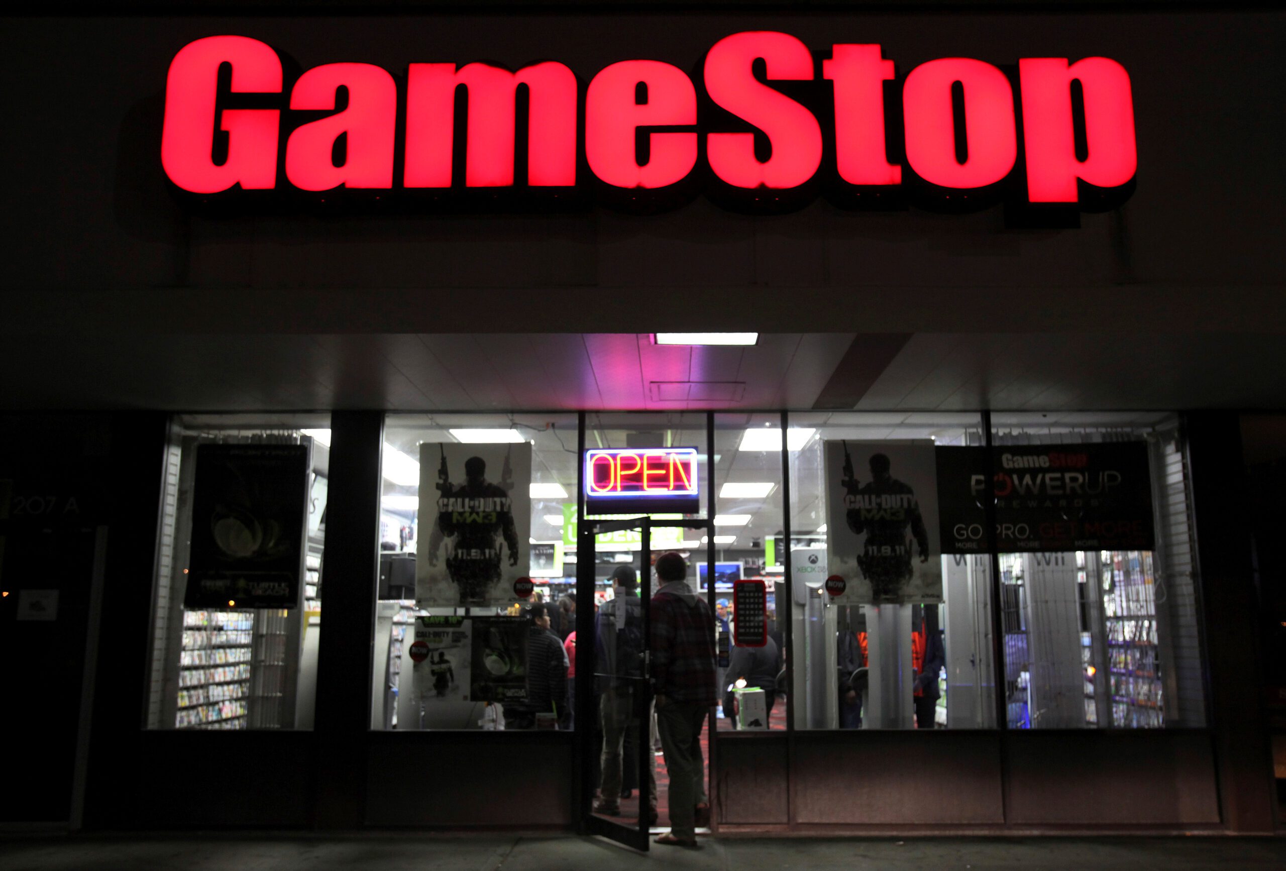 Meme Stock Mania Meltdown: AMC Crashes 25%, GameStop Loses Nearly Half of Gains After “Roaring Kitty” Rally