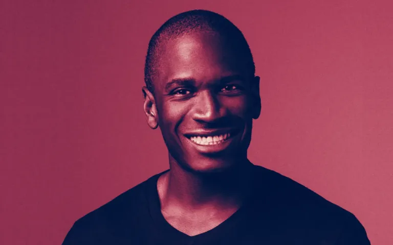 Arthur Hayes Sells $7.4M in Crypto Amid Market Panic: ETH Timing Under Scrutiny