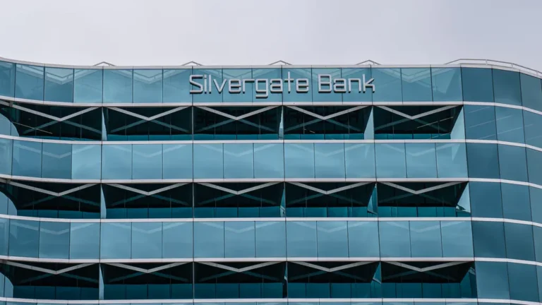 Silvergate Bank Collapse – How A 692% Crypto Deposit Surge Ended In Regulatory Shutdown
