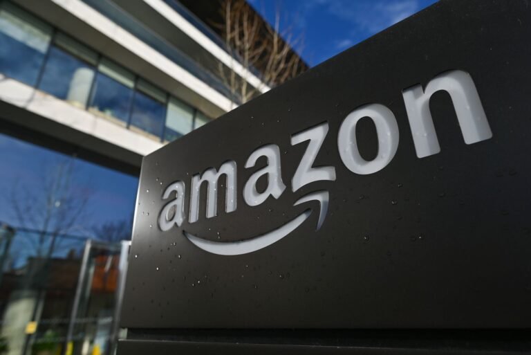 Amazon (AMZN) Stock Set for Strong 2025 Growth: Key Drivers and AI Investments to Watch