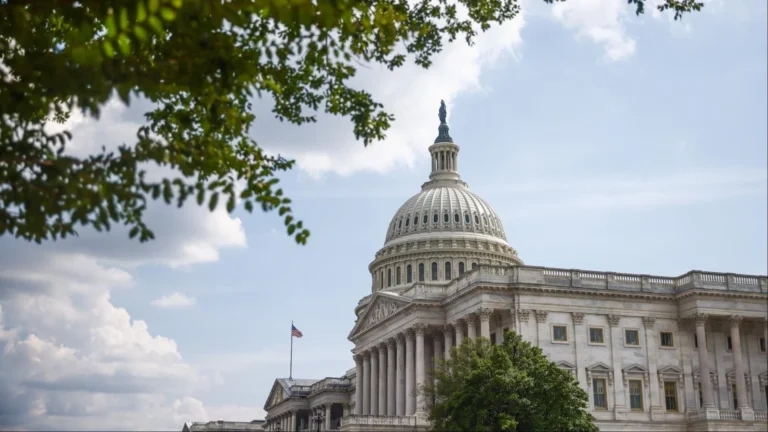 Congress Must Pass CLARITY Act This Summer Despite Flaws, Crypto Experts Warn